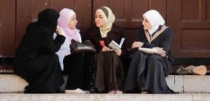 muslim women talking